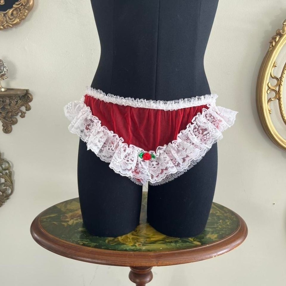 ❤️ Vintage Aphrodite Red Mesh & Ruffle Lace Open-Back Panties